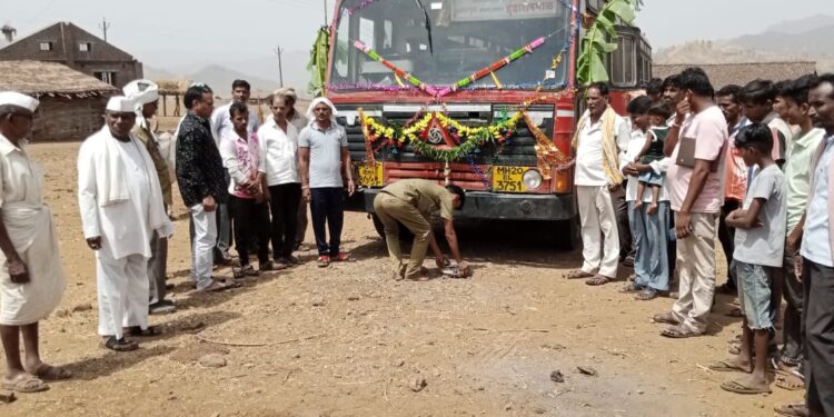 २४ वर्षाच्या प्रतिक्षेनंतर लालपरी पोहचली सातपुड्यातील या गावात