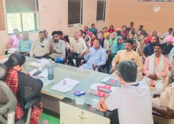 नवापूर येथे अतिक्रण धारकांनी भाजपा तालुका अध्यक्ष भरत गावीत यांनी मांडली बाजू