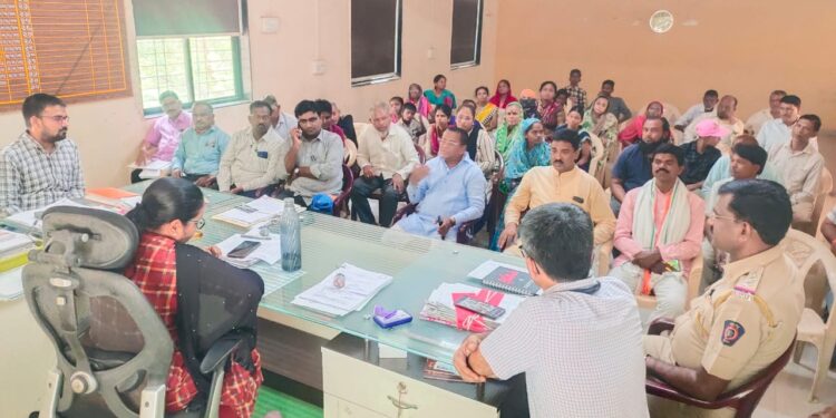 नवापूर येथे अतिक्रण धारकांनी भाजपा तालुका अध्यक्ष भरत गावीत यांनी मांडली बाजू