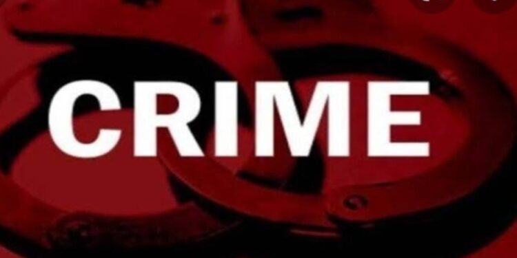 कारची दुचाकीला धडक ; पती-पत्नी जखमी