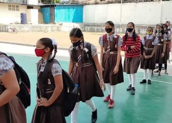 शासकीय निवासी इंग्रजी शाळेत प्रवेश घेण्याचे आवाहन