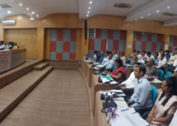 खरीप हंगामासाठी  महसूल विभाग सज्ज; शेतकऱ्यांना वेळेत पुरेशा प्रमाणात उपलब्ध होणार बियाणे व खते : कृषीमंत्री दादाजी भुसे