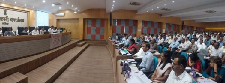 खरीप हंगामासाठी  महसूल विभाग सज्ज; शेतकऱ्यांना वेळेत पुरेशा प्रमाणात उपलब्ध होणार बियाणे व खते : कृषीमंत्री दादाजी भुसे