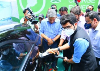 अन्न कचऱ्यापासून निर्मित वीजेवर इलेक्ट्रिक व्हेईकल चार्ज करण्याचा देशातील पहिला मान मुंबईला