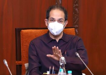 शेतकऱ्यांचे नुकसान टाळण्यासाठी संपूर्ण ऊस गाळप होईपर्यंत साखर कारखाने सुरु राहतील : मुख्यमंत्री उद्धव ठाकरे यांचे निर्देश