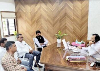 शिक्षक शिक्षकेतर कर्मचाऱ्यांचे वेतन गेल्या दोन महिन्यांपासून रखडले