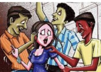 गर्दीच्या ठिकाणी मुलींची छेड काढणाऱ्या टवाळखोरांना पोलीसांचा दणका