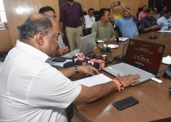 वाहन चालविण्याची लायसन्स आता मिळणार ऑनलाईन, परिवहन विभागाच्या 115 सेवांपैकी ८० सेवा ऑनलाईन