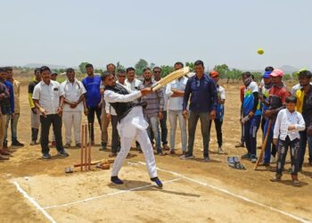 भिलिस्थान लायन सेनाच्यातर्फे वासखेडीत ग्रामिण क्रिकेट स्पर्धेचे उद्घाटन