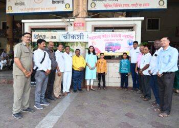 महाराष्ट्र प्रदेश प्रवासी महासंघाच्या फलकाचे नंदुरबारात अनावरण