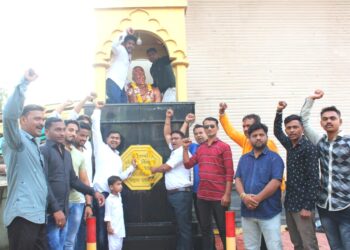 क्षत्रिय मराठा युवा प्रतिष्ठानच्या वतीने शिवराज्याभिषेकनिमित्त पंंचामृताभिषेक