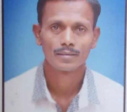 कार व दुचाकीचा अपघात पिताच्या मृत्यू तर पुत्र गंभीर जखमी