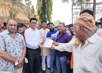 नवापूर येथे भाजपातर्फे वीज वितरणवर मोर्चा