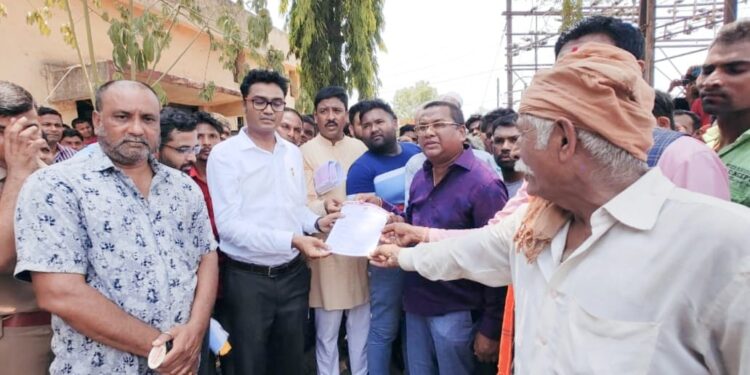 नवापूर येथे भाजपातर्फे वीज वितरणवर मोर्चा