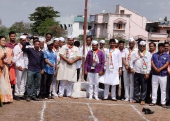 राष्ट्रवादीच्या 23 व्या वर्धापदिनानिमित्त जिल्हाध्यक्ष डाॅ.अभिजीत मोरे यांच्या हस्ते ध्वजारोहण