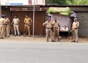 अक्कलकुवा येथे दगडफेक प्रकरणी 24 संशयितांना अटक , विशेष पोलीस महानिरीक्षक यांनी केली पाहणी