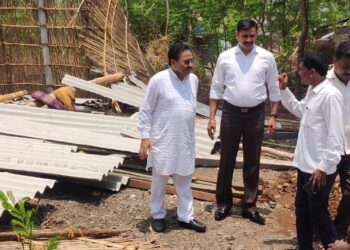 आ.राजेश पाडवी यांची नुकसानग्रस्त भागाची पाहणी, महसुल अधिकाऱ्यांना दिले पंचनामा करण्याचे आदेश