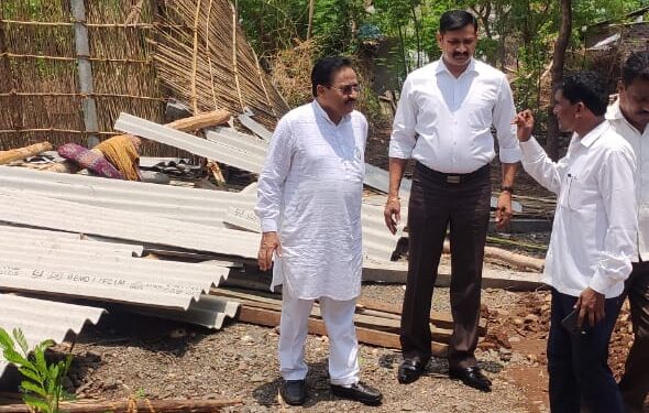 आ.राजेश पाडवी यांची नुकसानग्रस्त भागाची पाहणी, महसुल अधिकाऱ्यांना दिले पंचनामा करण्याचे आदेश