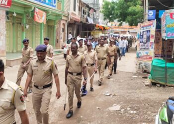 अक्कलकुव्यातील घटनेच्या धर्तीवर नंदुरबार जिल्हा पोलीस दलाचे सशस्त्र पथसंचलन, 28 जणांना अटक