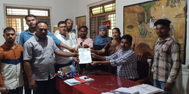 अटल आरोग्य वाहिनी आदिवासी जीवनदायी योजना तत्काळ सुरु करा, राष्ट्रवादी युवक कॉंग्रेसतर्फे मुख्यमंत्री उद्धवजी ठाकरे यांना निवेदन