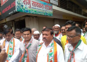 ॲड.पद्माकर वळवी यांच्या नेतृत्वाखाली जिल्हा कॉंग्रेस कमिटीतर्फे केंद्र सरकार विरोधात आंदोलन