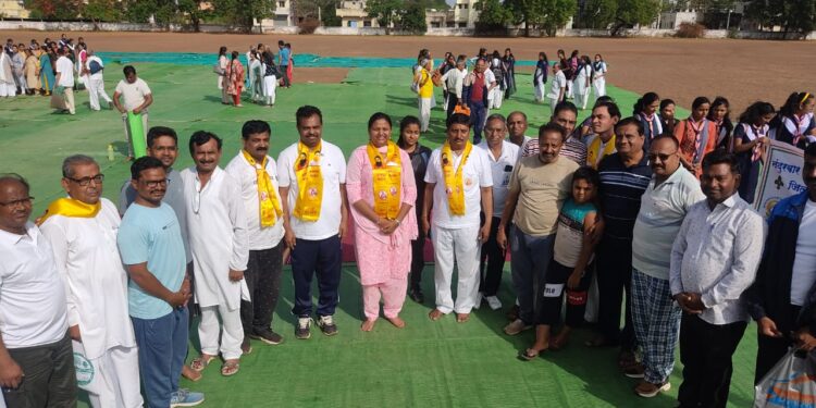 ३६५ दिवस योग करणे काळाची गरज :  खा.डॉ.हिना गावित