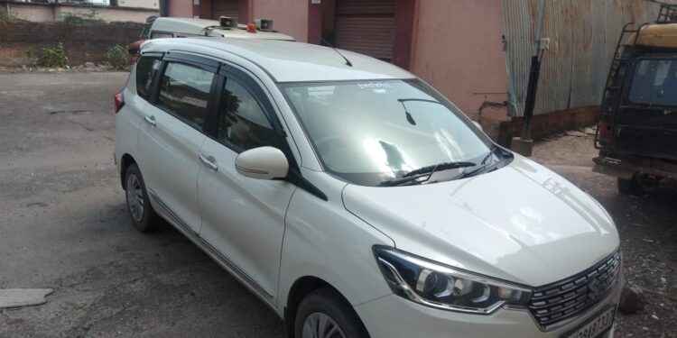 विमल गुटखा घेऊन जातांना व्यापाऱ्याला गाडीनिशी घेतले ताब्यात