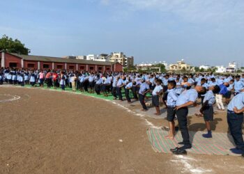 नंदूरबार येथील एस.ए.मिशन हायस्कूल येथे योग दिवस साजरा