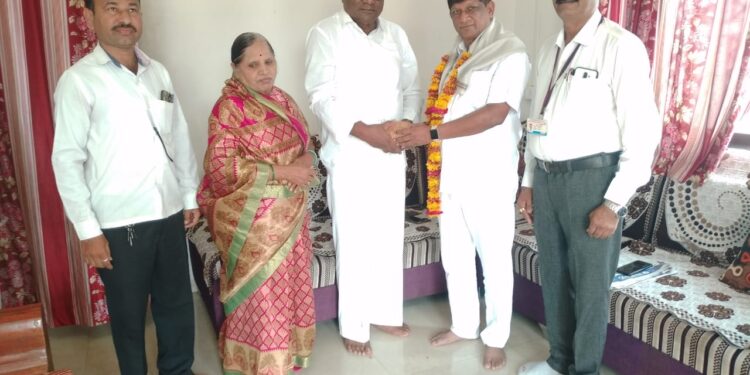 राज्य संस्थाचालक महामंडळावर राजेंद्र कृष्णराव गावित यांनी निवड, भास्करराव पाटील यांनी केला सपत्नीक सत्कार