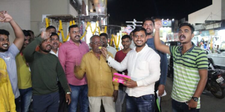 मराठा क्रांती मोर्चातर्फे एकनाथ शिंदे यांच्या मुख्यमंत्री पदाच्या शपथविधीनंतर जल्लोष