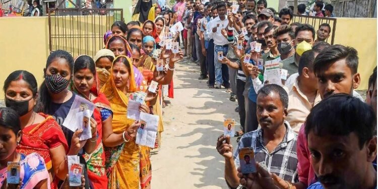 जि. प. व पं. स. पोटनिवडणूक क्षेत्रातील शाळा व महाविद्यालयास 4 व 5 जून रोजी सुट्टी जाहीर, आठवडे बाजार बंद