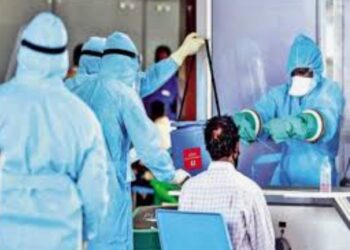 आरटीपीसीआर चाचण्यांची संख्या वाढवा; कोविड लसीकरणाला पुन्हा गती द्या