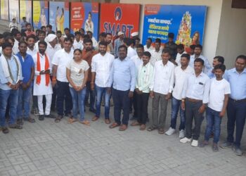 धडगाव तालुक्यातील शिवसैनिकांसाठी धर्मवीर चित्रपटाचा स्पेशल शो, जि. प. सभापती गणेश पराडके यांनी केले आयोजन