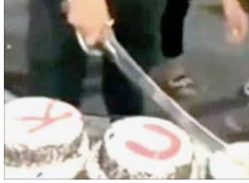 तलवारीने केक कापून वाढदिवस साजरा करणे पडले महागात , तरुणाला तलवारीसह अटक