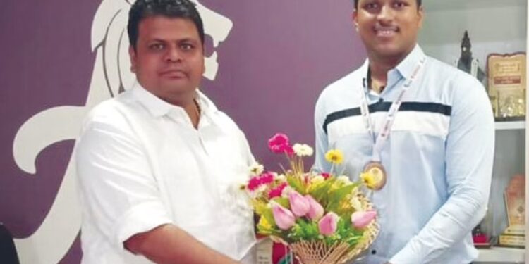 20 व्या राष्ट्रीय अथेलेटिक्स स्पर्धेत नंदुरबारच्या प्रतीक पिंगळेला कांस्यपदक