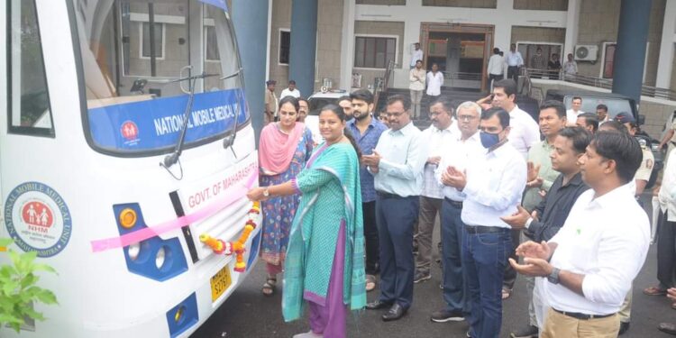 मेडिकल युनिटच्या वाहनाचा खा.डॉ.हिना गावीत यांच्या हस्ते शुभारंभ
