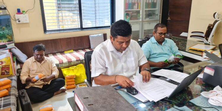 नंदूरबार येथे मिरची, मसाले उत्पादकांच्या आस्थापनाची तपासणी, 11 नमूने प्रयोगशाळेत पाठवले