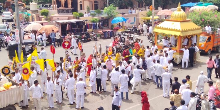 शहादा येथे भगवान श्री जगन्नाथ यांची काढण्यात आली भव्य शोभा रथयात्रा