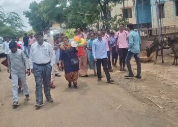 श्रीरामपूर येथे वृक्ष दिंडीने माझी वसुंधरा अभियानाचा शुभारंभ