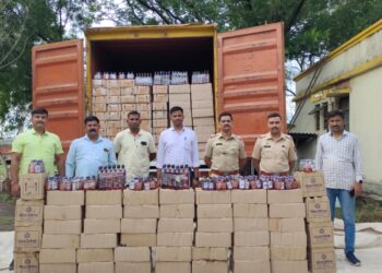 मोठी कामगिरी: स्थानिक गुन्हे अन्वेषण विभागाने 43 लाखाची बनावट दारु केली जप्त