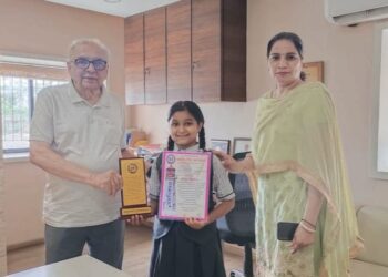 राज्यस्तरीय एम.टी.एस. परीक्षेत चोखावाला शाळेतील विद्यार्थीनी एलिना शेख नवापूर केंद्रात प्रथम