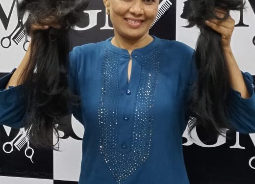 कॅन्सर रुग्णांसाठी असाही त्याग युवतीने तिच्या जन्मदिनी ‘ते’ सुंदर दिसावे म्हणून तिचे केशदान