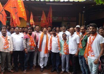 अक्कलकुवा तालुक्यात काँग्रेस पक्षाला खिंडार, तालुका अध्यक्ष यांचा शिवसेनेत शेकडो कार्यकर्त्यांसह प्रवेश