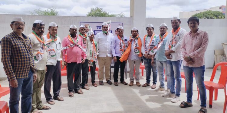 कॉग्रेसच्या कार्यकर्त्यांनी केला डॉ.अभिजीत मोरे यांच्या प्रमुख उपस्थितीत राष्ट्रवादीत प्रवेश