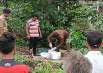 नंदुरबार येथील रेल्वे कॉलनी गटारात बालिकेचा मृतदेह आढळल्याने उडाली खळबळ