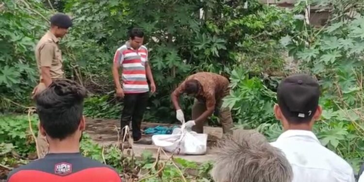 नंदुरबार येथील रेल्वे कॉलनी गटारात बालिकेचा मृतदेह आढळल्याने उडाली खळबळ