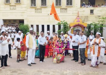 डी. आर. हायस्कूल मध्ये विठ्ठल रुक्माई वारी व पालखी सोहळा उत्साहात