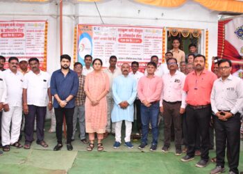 वावद येथे ग्राहक सेवा केंद्र व खत गोडाऊनचे  जिल्हाधिकारी मनिषा खत्री यांच्या हस्ते उद्घाटन