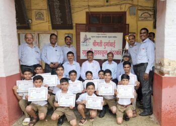 डी. आर. हायस्कूल मध्ये गुरुपौर्णिमा उत्सव साजरा