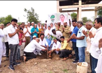 संत निरंकारी मिशनतर्फे बह्याणेच्या स्मशानभूमीत 172 रोपांची लागवड